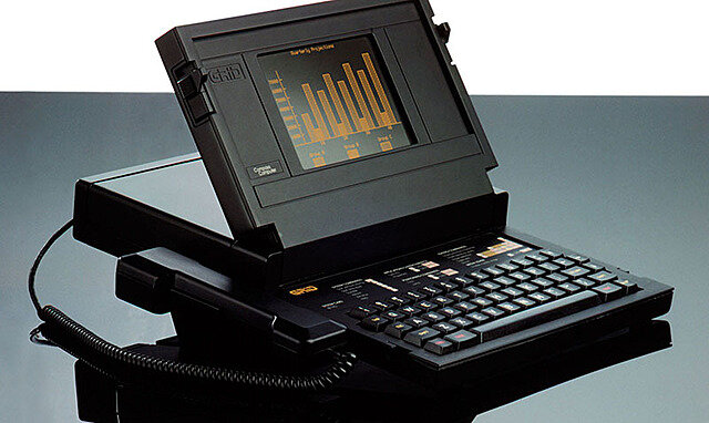 1979 BCE El primer ordenador con forma de laptop (1979)