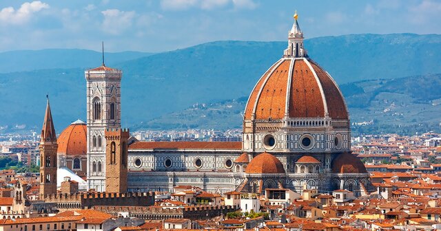 BRUNELLESCHI inicia la cúpula de la Catedral de Florència (inici del renaixement)