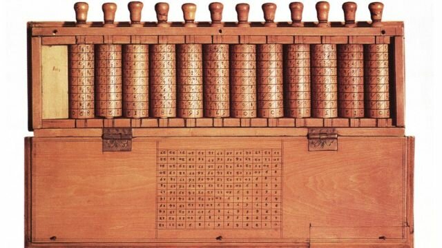 Qué inventó John Napier y que permite hacer este invento