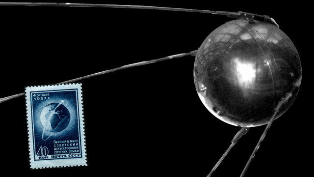 PRIMER LANZAMIENTO ORBITAL