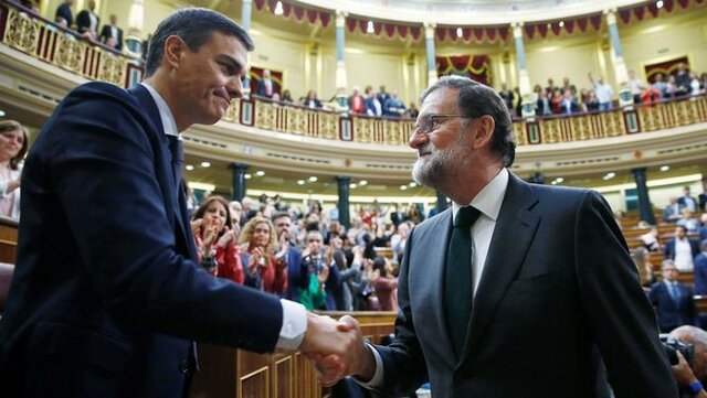Moció de censura contra Rajoy: Pedro Sánchez és investit nou president del Govern espanyol.