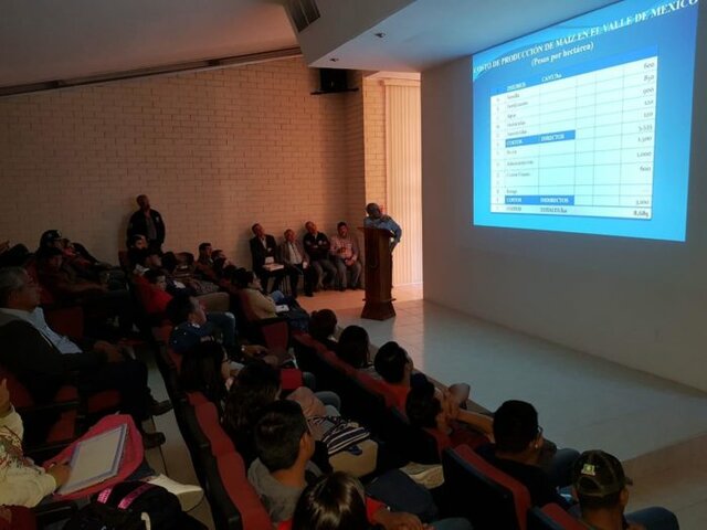 1977 Se realizó el primer foro sobre la transferencia de Tecnologías Educativas.