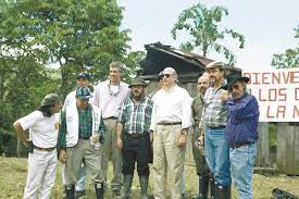 Ernesto Samper concede estatus político al ELN y Andrés Pastrana llena a la presidencia.