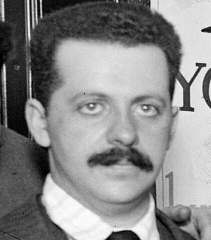 Edward L. Bernays presentó el concepto de una «calle de doble sentido»