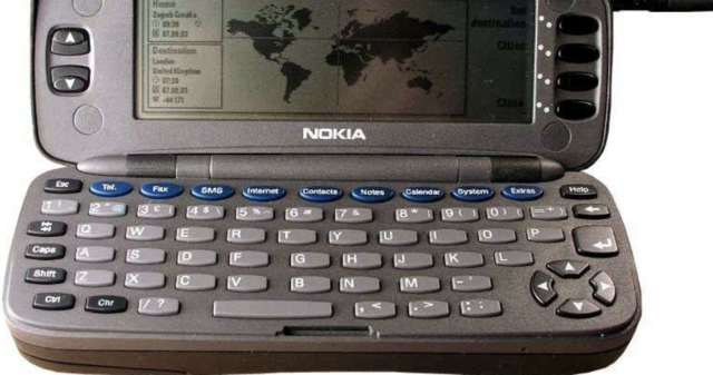 Primer teléfono inteligente(El Nokia 9000)