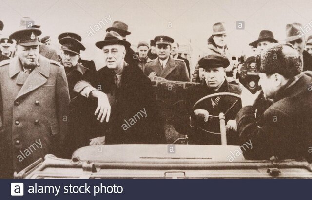 LLEGADA DE LOS LIDERES ROOSEVELT Y CHURCHILL AL AEROPUERTO DE SAKI, CRIMEA