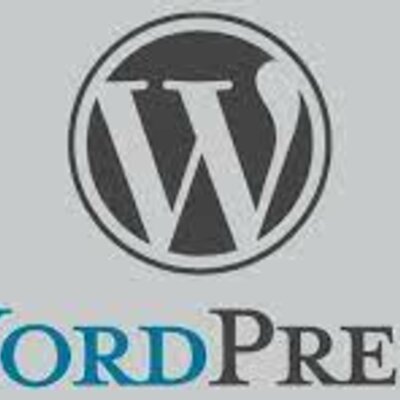 Timeline:  Historia de WordPress.