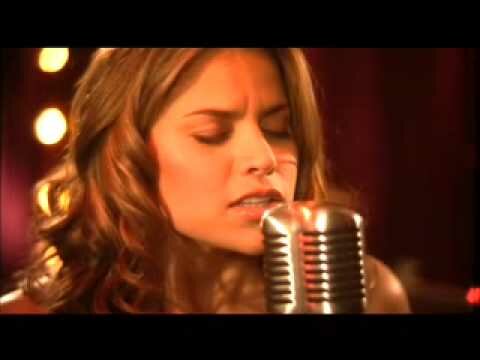 QUIERO QUE TE QUEDES (Adiana Lucia)