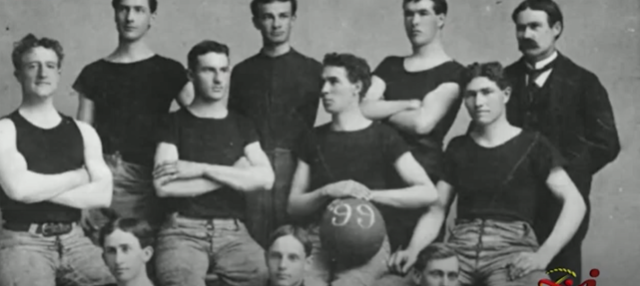 Primer partido oficial