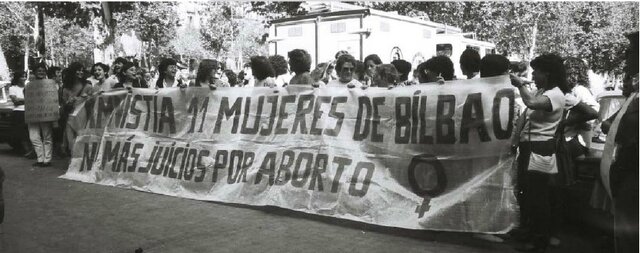 Las feministas se manifiestan por primera vez en España