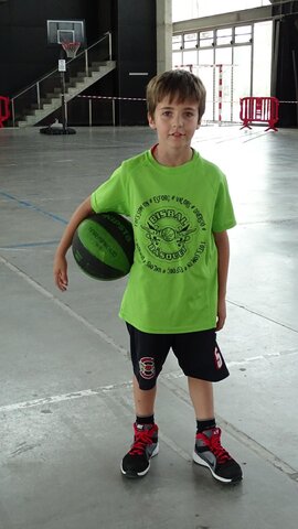 Vaig anar a jugar campionats de Catalunya amb el bàsquet