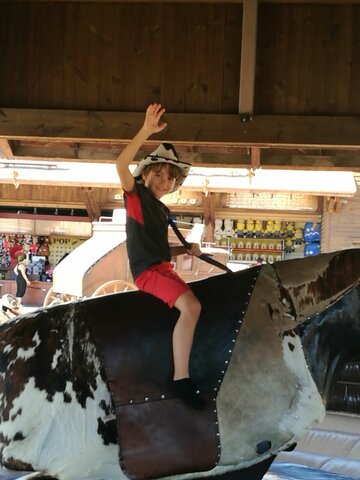 C. INICIAL PORT AVENTURA