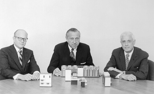 Intel crea la primera memoria RAM.