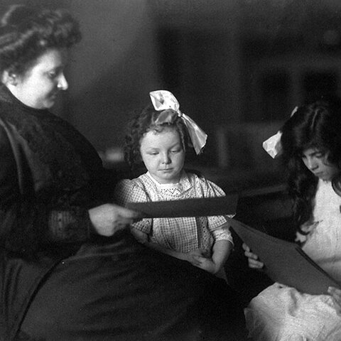 „Ortafreica scuola” (gyenge tehetségű gyermekek állami iskolája) megnyitása