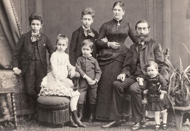 Nacimiento y Familia