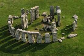 Stonehenge (3100 A.C - 2100 A.C)