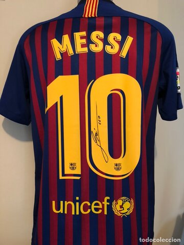 Em regalen samarreta firmada pels jugadors del Barça