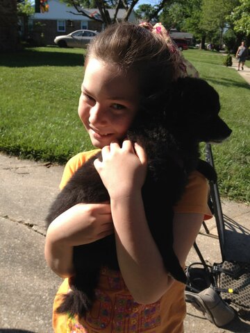 Tuve un perrito, él se llama Chocolate.