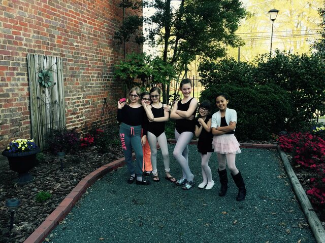 Empecé la clase de bailar con mis amigas