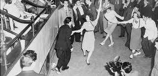 Se abren las primeras discotecas