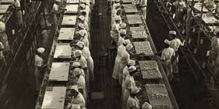 Origen de la Escuela Clásica