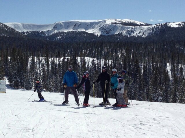 Esquié para primavera tiempo, en Colorado