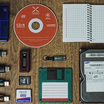 Timeline: EVOLUCIÓN MEDIOS DE ALMACENAMIENTO