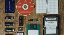 Timeline: EVOLUCIÓN MEDIOS DE ALMACENAMIENTO