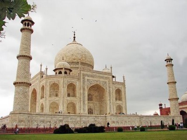 The Taj Mahal is built.