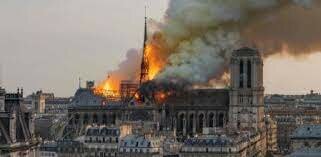 Incendi a Notre Dame