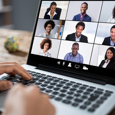 Timeline: Invención y Mejoras De Los Principales Sistemas De Comunicación A Lo Largo De La Historia