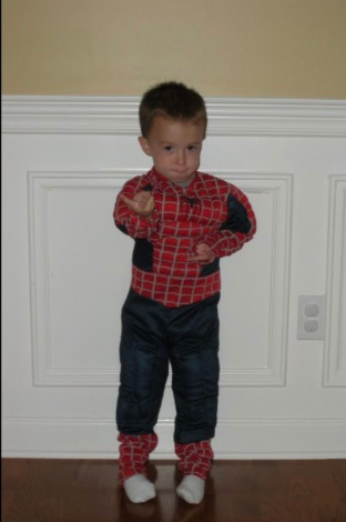 Puse el disfraz de Spiderman por el Halloween