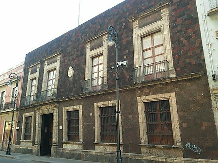 Se funda el Instituto Nacional de Geografía y Estadística.