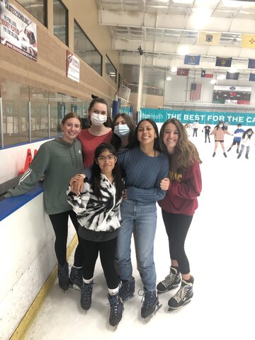 Patiné sobre hielo con mis amigas hace dos semanas.