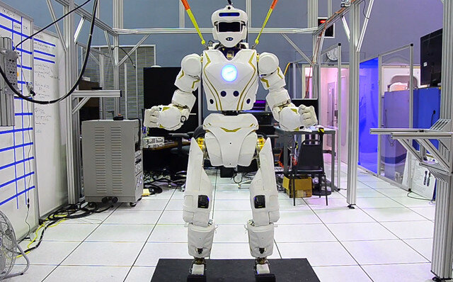 Robot humanoide emprat com a astronauta