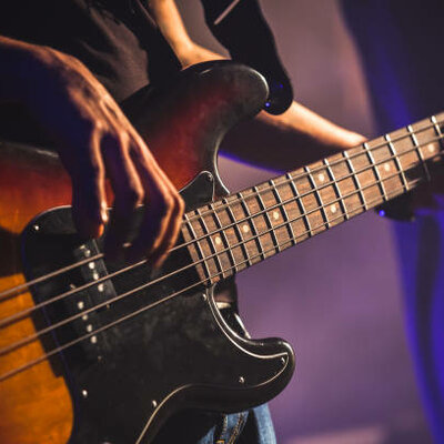 Timeline: Bajo Electrico