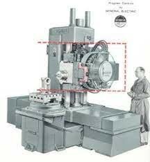 PRIMERA MAQUINA DE CONTROL NUMERICO