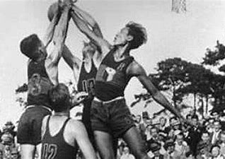 Se juega el primer partido profesional en México