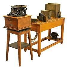 Leonardo Torres Quevedo construye  su aritmómetro electromecánico, primera  calculadora automática