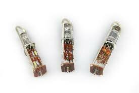 Válvulas de vacío y lenguaje máquina.