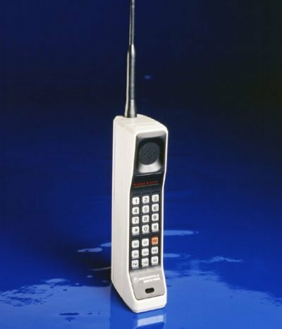 Primer teléfono móvil, Motorola
