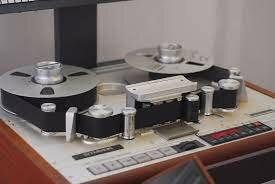 Magnetic tape