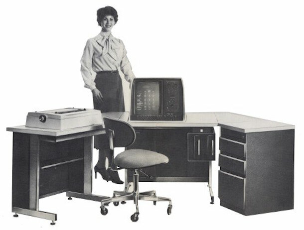 el primer procesador de texto moderno  Vydec Word Processing System