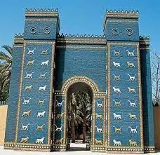 Construcción de la Puerta de entrada de la antigua Babilonia.