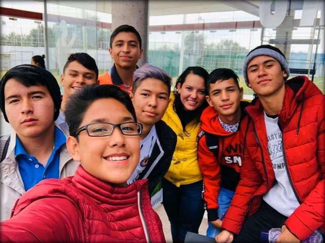 ASISTÍ POR PRIMERA VEZ A LA PREPARATORIA