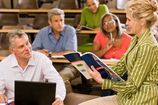 Inclusión del término Andragogo