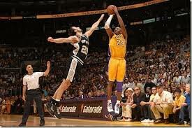 Se introdujo el tiro de tres puntos