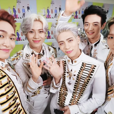 Timeline: Carrera de SHINee