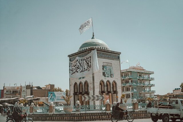 Taliban form all-male Afghan government of old guard members