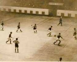 Primer juego oficial